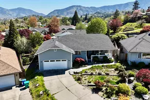 109 Shoemaker Way, Grants Pass, OR 97527 - Photo 1