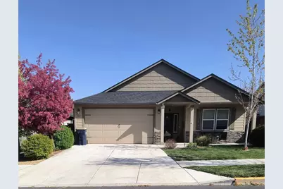 2437 NW Hemlock Way, Redmond, OR 97756 - Photo 1