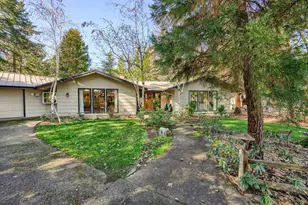 8755 Old Stage Rd, Central Point, OR 97502 - Photo 1