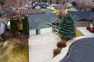 2120 NW 21st Ct, Redmond, OR 97756 - Photo 1