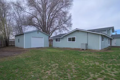 1043 NW Golf Course Drive, Madras, OR 97741 - Photo 1