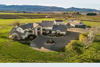 560 Arnold Lane, Medford, OR 97501 - Photo 1