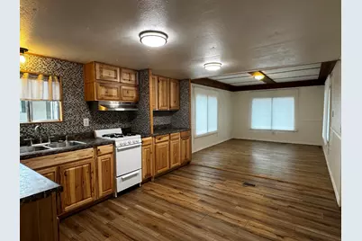 9566 Old Stage Road #UNIT 27, Central Point, OR 97502 - Photo 1