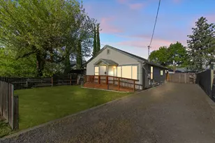 32 Lincoln St, Ashland, OR 97520 - Photo 1