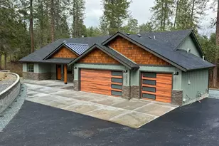 2957 Sylvan Dr, Grants Pass, OR 97527 - Photo 1