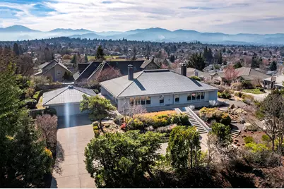 2946 Chancery Circle, Medford, OR 97504 - Photo 1