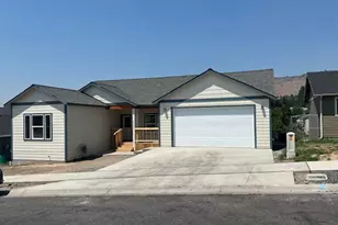 5449 Shalynn Dr, Klamath Falls, OR 97603 - Photo 1