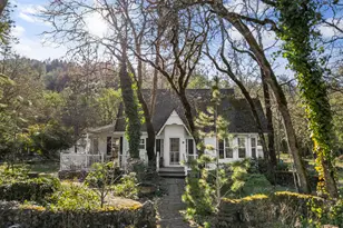 190 Long Acres Rd, Grants Pass, OR 97527 - Photo 1