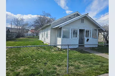 308 S Broad Street, Klamath Falls, OR 97601 - Photo 1