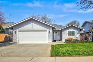 844 Gold Ct, Grants Pass, OR 97527 - Photo 1