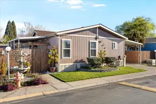 1570 S Peach St, Medford, OR 97501 - Photo 1