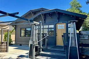 218 SW 4th St, Redmond, OR 97756 - Photo 1