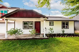 2461 NE 5th St, Redmond, OR 97756 - Photo 1