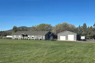 191 SW 67th St, Redmond, OR 97756 - Photo 1