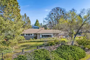 1925 Stratford Ave, Medford, OR 97504 - Photo 1