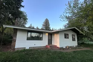 2343 NW Coyner Ave, Redmond, OR 97756 - Photo 1