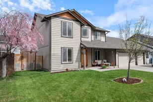 2173 NW Kingwood Ave, Redmond, OR 97756 - Photo 1