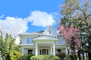 751 NW 4th St, Grants Pass, OR 97526 - Photo 1