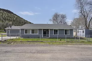 1901 SE Paulina Hwy, Prineville, OR 97754 - Photo 1