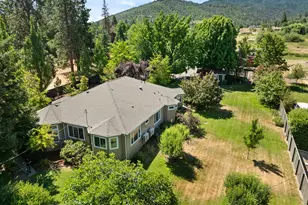 2570 Siskiyou Blvd, Ashland, OR 97520 - Photo 1