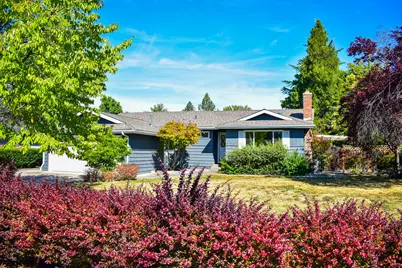 2833 Rosemont Avenue, Medford, OR 97504 - Photo 1