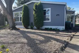 881 Mindy Sue, Medford, OR 97501 - Photo 1