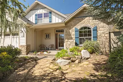 724 Williams Court, Medford, OR 97504 - Photo 1