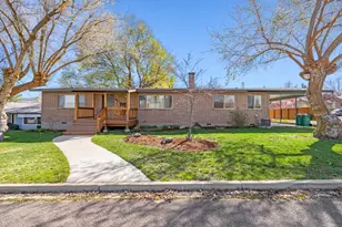 2507 Hawkins St, Klamath Falls, OR 97601 - Photo 1