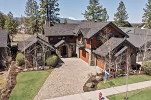 62617 NW Mount Thielsen Dr, Bend, OR 97703 - Photo 1