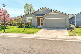 2580 Parkwood Village Ln, Central Point, OR 97502 - Photo 1