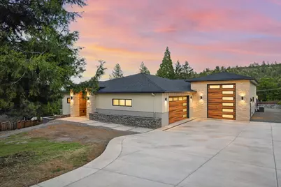 913 Granite Ridge Circle, Jacksonville, OR 97530 - Photo 1