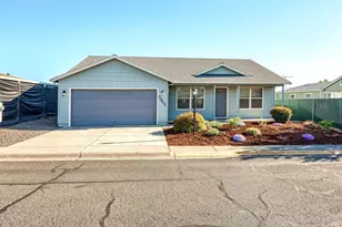 2342 New Haven Dr, Central Point, OR 97502 - Photo 1