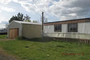 2914 Bisbee St, Klamath Falls, OR 97603 - Photo 1