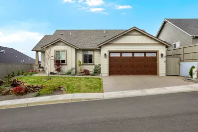 727 Sonoma Court, Medford, OR 97504 - Photo 1