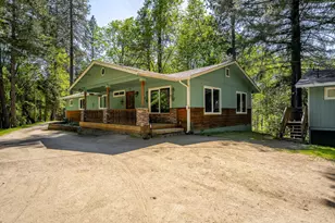 424 Roan Dr, Grants Pass, OR 97526 - Photo 1