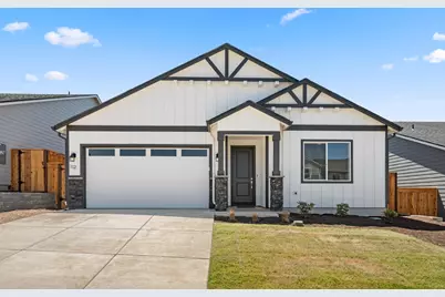 112 Valemont Drive #17, Eagle Point, OR 97524 - Photo 1