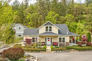 205 Oak Knoll Way, Jacksonville, OR 97530 - Photo 1