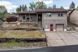 809 NE 8th St, Prineville, OR 97754 - Photo 1