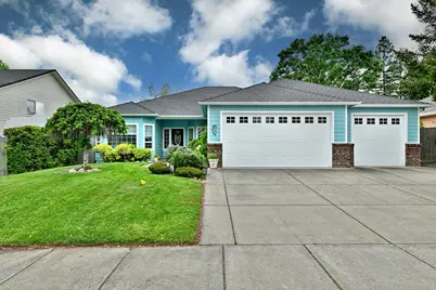 687 White Oak Avenue, Central Point, OR 97502 - Photo 1