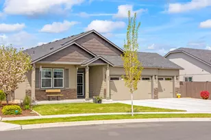 855 NW 26th Wy, Redmond, OR 97756 - Photo 1