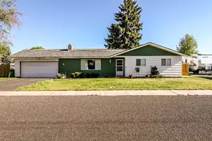 3809 Mazama Dr, Klamath Falls, OR 97603 - Photo 1