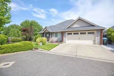 426 SE Cadet Court, Grants Pass, OR 97527 - Photo 1