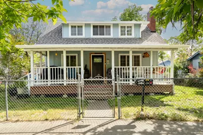 419 NW D Street, Grants Pass, OR 97526 - Photo 1