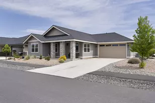 2646 NW 25th St, Redmond, OR 97756 - Photo 1