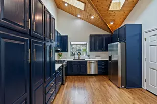 624 NE Tracker Ct, Bend, OR 97701 - Photo 1