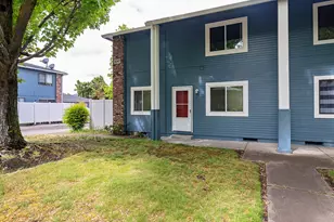 2243 Poplar Dr, Medford, OR 97504 - Photo 1