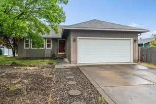 256 Tierra Cir, Eagle Point, OR 97524 - Photo 1