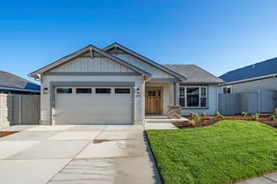 3971 Colorado Dr, Medford, OR 97504 - Photo 1