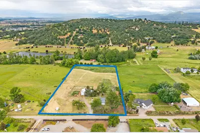 6220 Shady Brook Drive, Central Point, OR 97502 - Photo 1