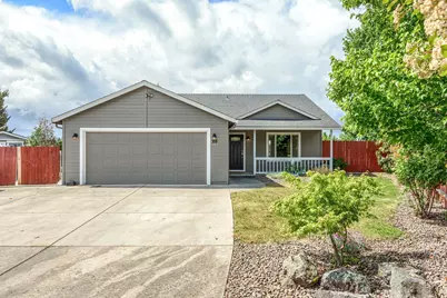 28 Raywood Court, Eagle Point, OR 97524 - Photo 1